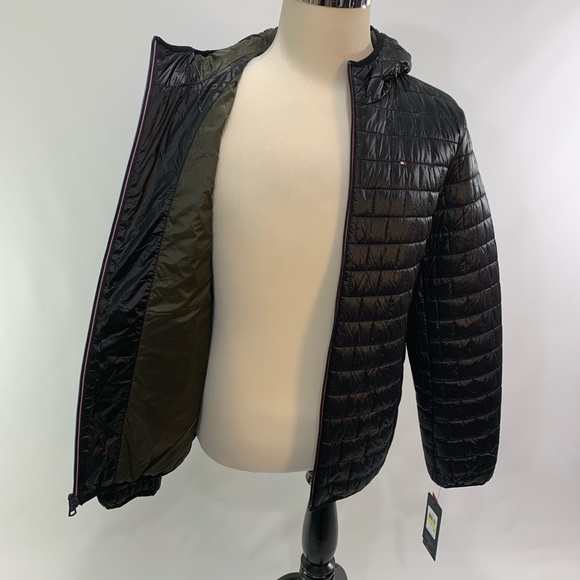 *Liquidation*Tommy Hilfiger Packable Puffer Jacket - Picture 6 of 8